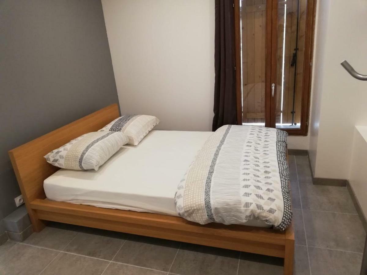 Maison Duplex & Appartement Sur Cour ラ・フェルテ・ゴシェ エクステリア 写真